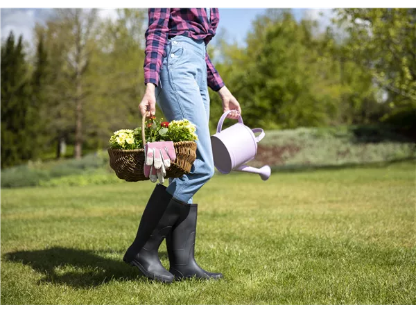 Helfer/-in im Gartenbau in Voll- oder Teilzeit
